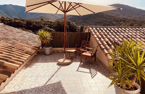Galeria Apartment | NEW APARTMENT FOR 2 PEOPLE .2 MINUTES WALK FROM THE SEA, HEATED POOL WI FI FREE