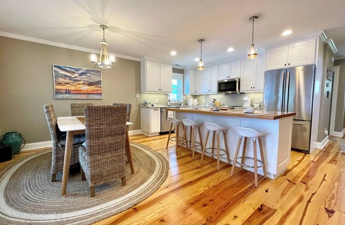 Bridgeton House | New Bern Waterfront Sunset 3 Bedroom Home