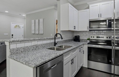 Winston - Salem House | New Build Clean Modern Sleep Luxuriously 4 min from Wake Forest University