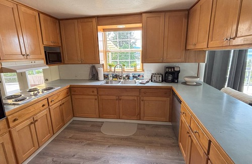 East Hope Cottage | New! Charming Blue Haven Cottage with Amazing Lake Pend Oreille Views!
