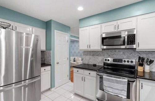 Southwest Raleigh House | New Convenient Hub near NCSU & Downtown Raleigh