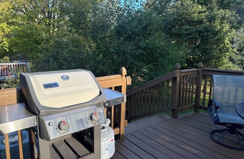 Columbus House | NEW Cozy Home Away From Home Centrally Located with Fenced Backyard
