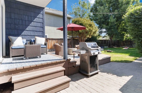 Depot Bench House | NEW! Dog Friendly w/Quaint Back Patio & Corn Hole | > 5 min to BSU | Walk to Coffee & More
