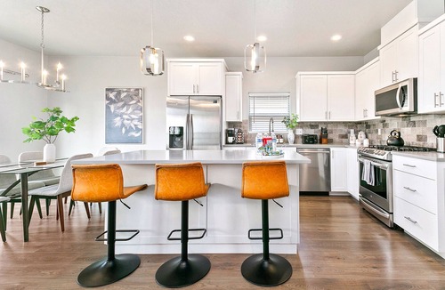 Meridian House | NEW Exquisite Vacation Nest — Spotless, Spacious, Great Central Boise Area