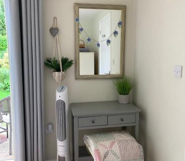 Ibsley Apartment | New Forest Chalet