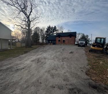 Huron House | New Group Space - Sleeps 20! Near Sports Center