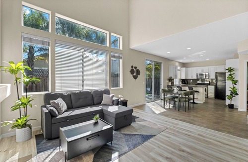 Southwest Santa Rosa House | “NEW” Half Moon Retreat/+Pool Table/- 5 min away from GRATON casino