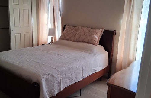 Country Homes House | New home back on VRBO, near all Universities, new park, and close to downtown !