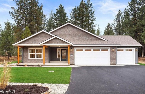 Dover Bay House | New home in Dover Bay on a private, oversized lot