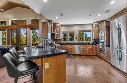 Flagstaff Cabin | New | Immaculate Cabin | Gym | AC | HotTub | Golf View