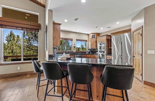 Flagstaff Cabin | New | Immaculate Cabin | Gym | AC | HotTub | Golf View