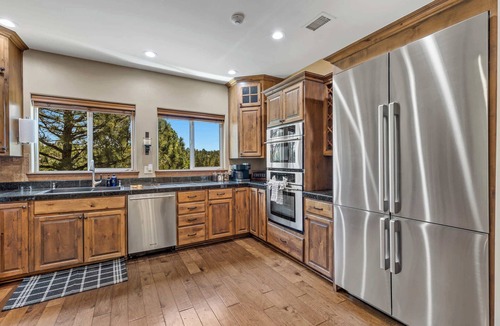 Flagstaff Cabin | New | Immaculate Cabin | Gym | AC | HotTub | Golf View
