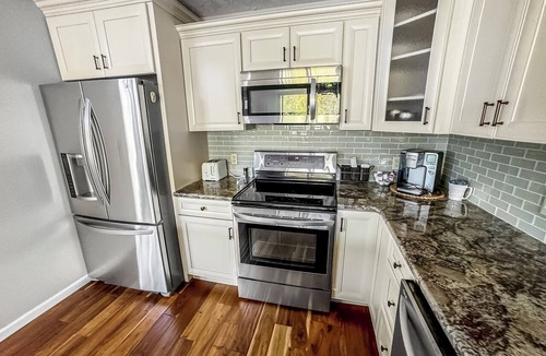 Kelleys Island Condo | New! Large 2 Bedroom Kelleys Island Condo