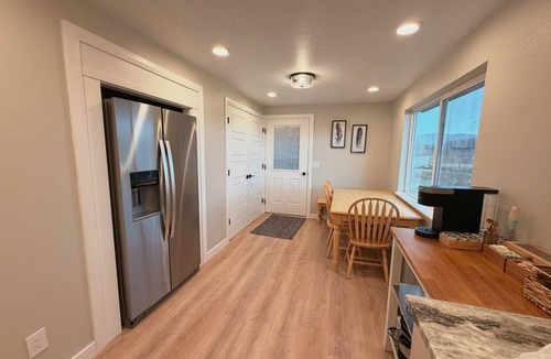 Hatch House | New Listing Special! Your National Parks Base Camp, Remodeled 3 Bed home.
