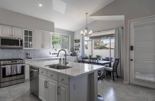 Covey House | New Luxurious Home, Prime Location, Pool w/Jetted Hot Tub
