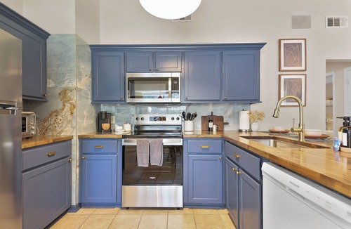 Whitemarsh Island House | New Meets Nostalgic- Cottage Sleeps 8