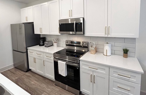 Waukee Apartment | New Modern Luxe 1 Bed 1 Bath w/Resort Amenities