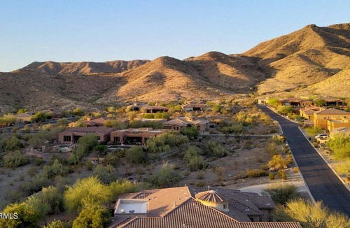 South Mountain House | New Monthly Rental - Stunning Paradise Views, hiking and golf..new special rates