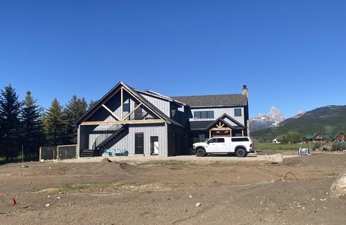Driggs House | New one-bedroom upstairs apartment near Teton Canyon