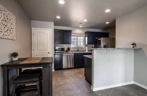Kingman House | New Pet Friendly Central Unit