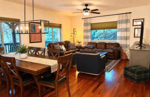 McCall House | NEW PROPERTY Davis Avenue Luxury Lodge Sleeps 20