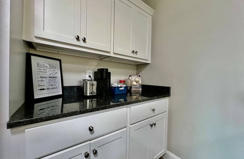 Trenton House | New remodel exquisite master suite Trenton, Ohio