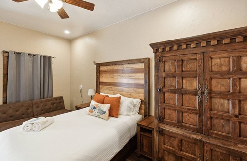 Hildale Cabin | NEW! Room 14 - Capital Reef by Zion Cliff Lodge