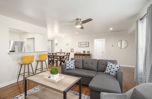 Fresno House | New, Safe, Perfect 3B/2Bth for Bus & Fun