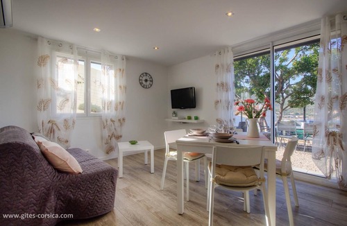 Galeria House | New T3, sea view, air-conditioning, wi-fi, quiet, near beaches & shops (3* et 3 épis)
