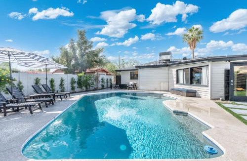 Cox Heights House | NEW The Palmera - Updated 4BR with Private Pool