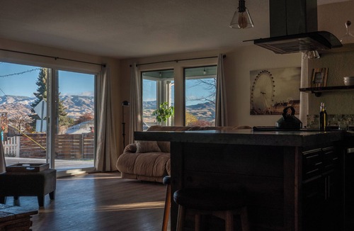 Hillcrest House | New The Sunset Boise - Beautiful Views, Near Downtown, and the Airport
