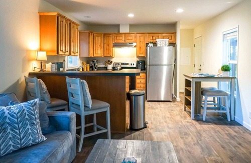 Hayden House | New tiny cabin: fire pit & cabana