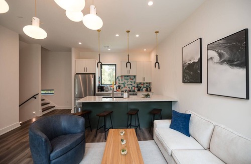 Wilmington House | NEW Townhome with TURF ROOFTOP and Games in Heart of Wilmington! Unit A