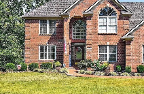 Keene House | NEW! Triple Crown Manor: Pool, Hot Tub, Game Room, Fire Pit, Sleeps 20