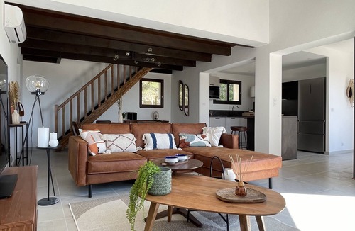Lecci Villa | NEW: Villa Amandier, ideal location. heated swimming pool
