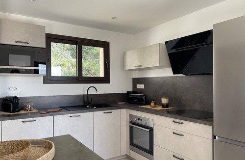 Lecci Villa | NEW: Villa Amandier, ideal location. heated swimming pool