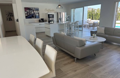 Calvi Villa | New villa with pool 3 bedrooms 140 m2 15 minutes walk from the beach