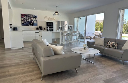 Calvi Villa | New villa with pool 3 bedrooms 140 m2 15 minutes walk from the beach