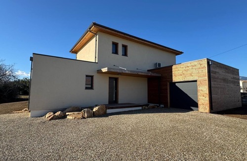 Ghisonaccia House | New villa with pool