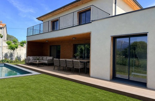Ghisonaccia House | New villa with pool