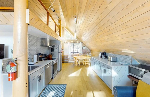 Yosemite West Cabin | New! Yosemite Escape/Inside Yosemite w EV/Grill/Starlink