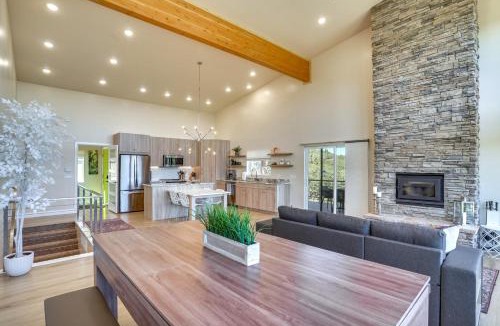 Mammoth Creek House | Newly Built, Modern Alton Cabin on 4 Acres!