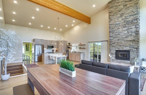 Mammoth Creek Cabin | Newly Built, Modern Alton Cabin on 4 Acres!
