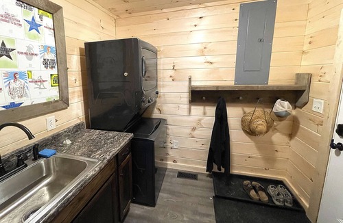 Stanton Cabin | Newly-built See Rocks Vista Cabin