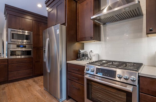 Twin Creeks House | Newly Furnished 4 Bedroom Home with Hot Tub