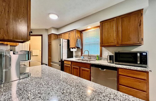 Otterbien Home Villa | Newly Remodeled home in Liberty
