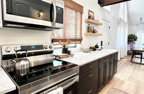 Pinetop Ski Chalet | Newly remodeled Pinetop chalet! Family friendly near golf, lakes & Sunrise Ski!