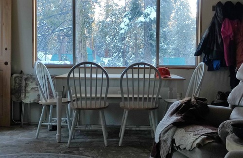 West Village Cabin | Newly Remodeled 5-bedroom cabin in Shaver Lake