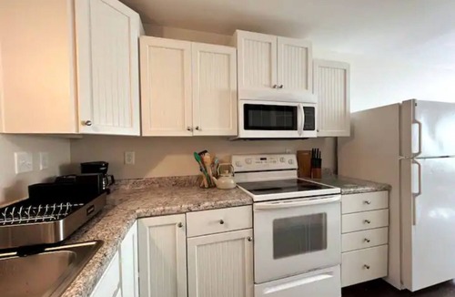 Beechmont House | Newly remodeled Beechmont Derby City Gem !