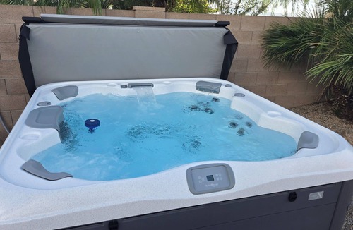 San Tan Valley House | Newly Remodeled Beautiful Home and Large Sparkling Pool, New Hot Tub & Game Room